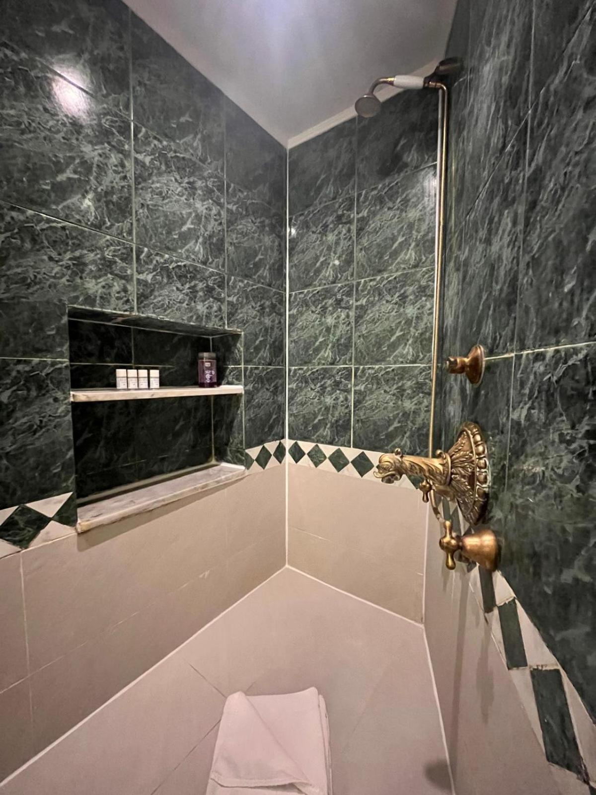 Crispi 30 Stylish Apartment Рим Экстерьер фото